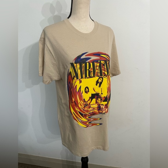 Nirvana Band Beige Graphic T-Shirt Medium - Picture 1 of 4